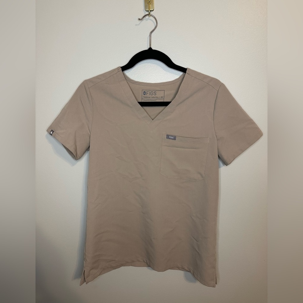 Women’s Figs Scrub Top in Boulder Size XS Like New
